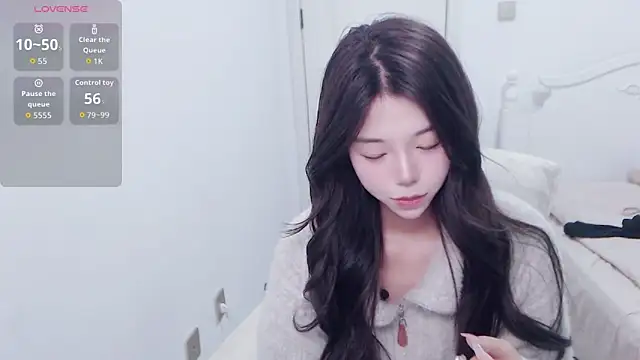 yaoyao-liu online show from April 13, 2026, 1:48 pm