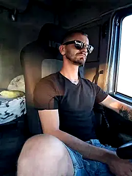 jozsi1995 online show from June 19, 2026, 3:34 am