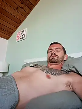 jozsi1995 online show from August 3, 2026, 5:15 am