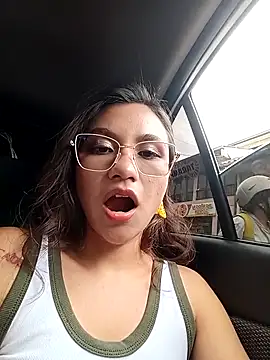 Leticia Hinkley  online show from April 8, 2026, 3:46 pm