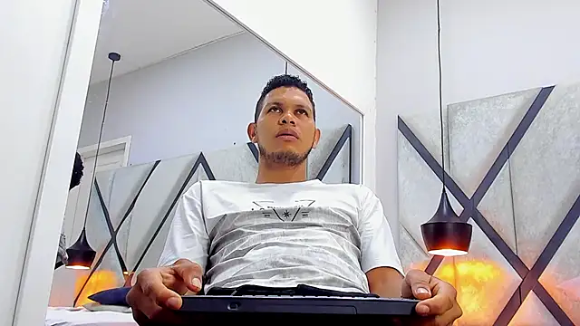 NohaBrooks online show from April 12, 2026, 12:19 pm