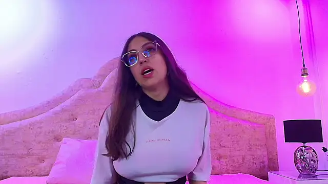 sweetlyundone online show from April 15, 2026, 7:40 pm