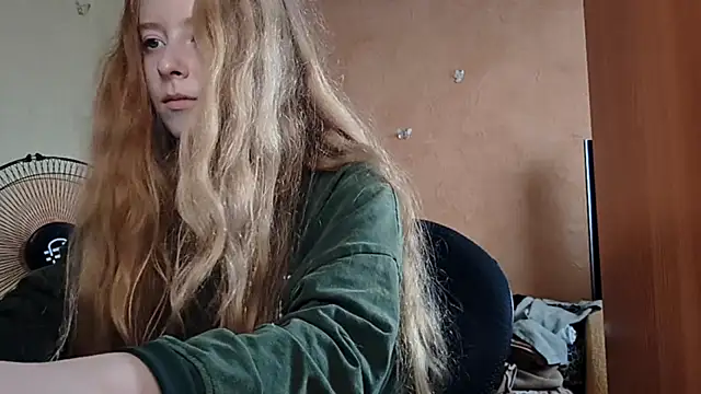 Snapshot of KateVibe_01 chatting on July 15, 2026, 4:52 am KateVibe 01 online show from July 15, 2026, 4:52 am