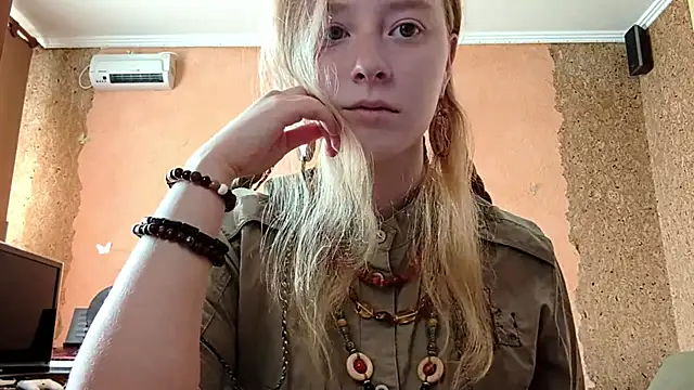 KateVibe 01 online show from April 14, 2026, 11:21 pm