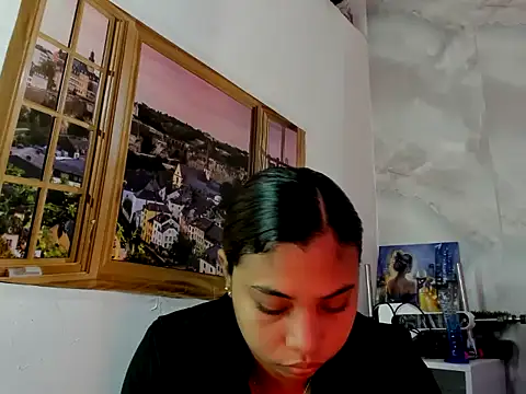 EllyBloom online show from April 14, 2026, 1:38 pm