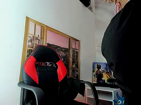 EllyBloom online show from April 6, 2026, 1:45 pm