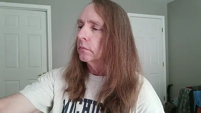 Snapshot of Magnus_Luv chatting on July 15, 2026, 12:23 pm Magnus Luv online show from July 15, 2026, 12:23 pm