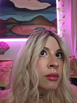 ItsAuroraBorealis online show from May 21, 2026, 11:46 pm