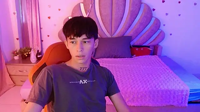 Marco fox723 online show from April 16, 2026, 9:39 pm