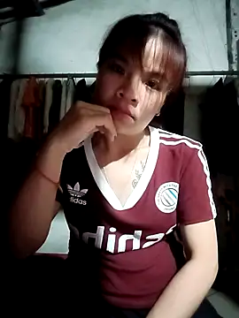 Ffhhqww1 online show from April 15, 2026, 2:21 pm