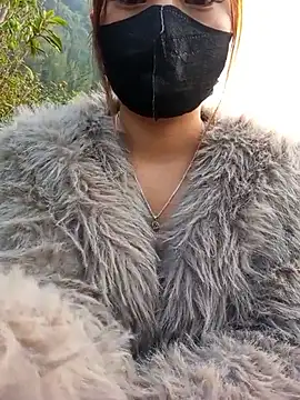 minachao121 online show from April 16, 2026, 11:40 pm