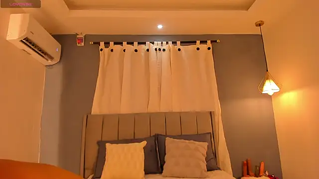 sweetkimmie  online show from April 16, 2026, 11:22 am