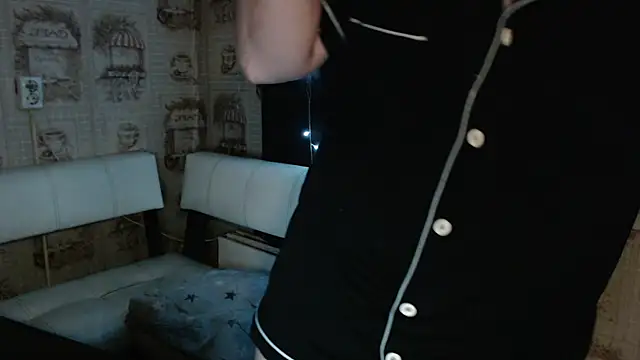 Flora flowers  online show from April 17, 2026, 3:59 pm