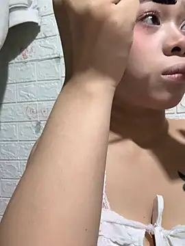 Sexx-12x online show from May 28, 2026, 4:35 pm