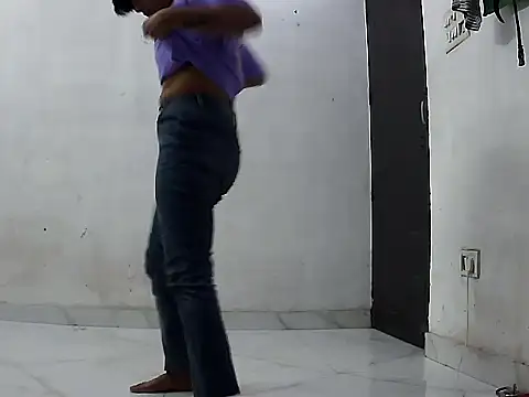 hotty-krtika online show from April 16, 2026, 6:58 am