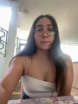 vampiralatina online show from May 14, 2026, 5:21 pm