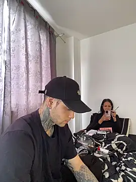 dream party 4U online show from April 12, 2026, 6:44 pm