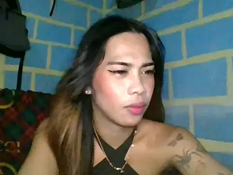 IvoneGodWill online show from June 13, 2026, 2:42 am