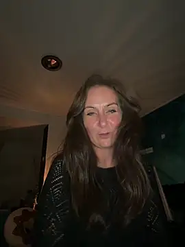 AtomicAngie online show from April 19, 2026, 9:39 pm