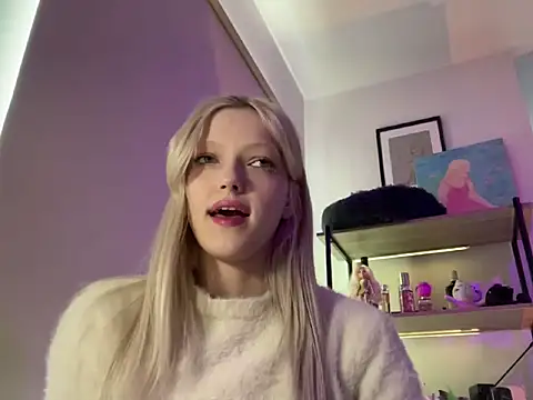 StellinaLuna online show from April 18, 2026, 3:03 pm