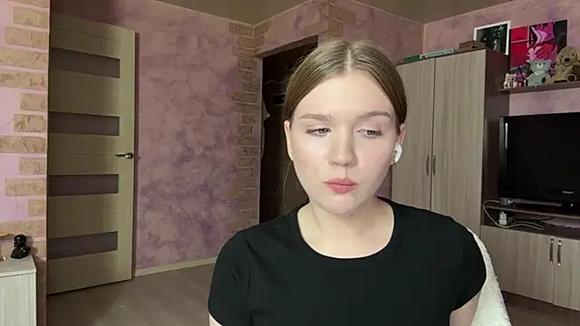DorotaMeowtTo online show from May 30, 2026, 10:37 pm