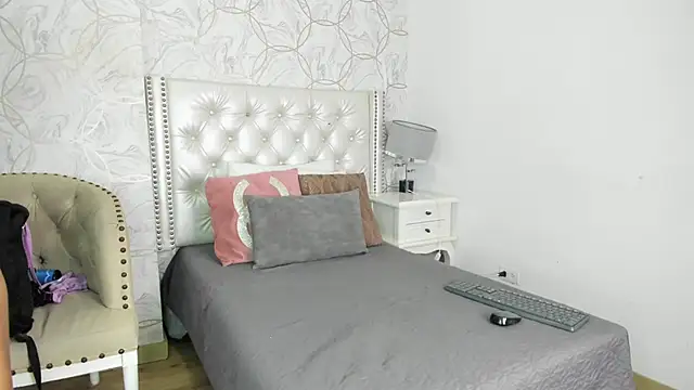 cathaleja 20  online show from April 9, 2026, 7:09 pm