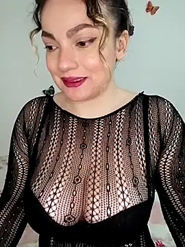 Snapshot of honey_hornie chatting on July 19, 2026, 9:22 pm honey hornie online show from July 19, 2026, 9:22 pm