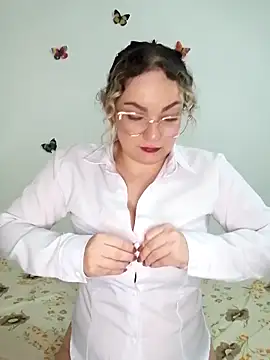 honey hornie online show from April 10, 2026, 1:23 am