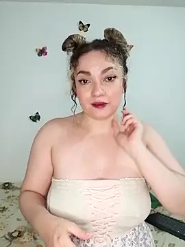 honey hornie online show from April 17, 2026, 1:30 am