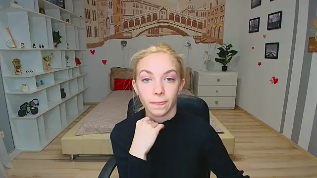 SonnySofia online show from April 15, 2026, 5:57 am