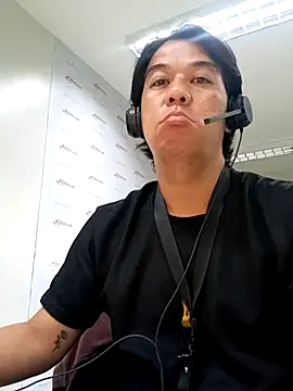 Snapshot of akiramoore chatting on June 4, 2026, 1:54 am akiramoore online show from June 4, 2026, 1:54 am