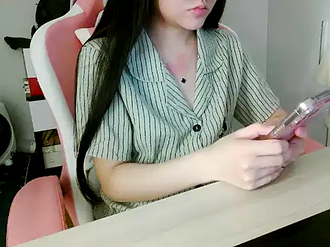 lucienguyen online show from April 18, 2026, 5:48 pm