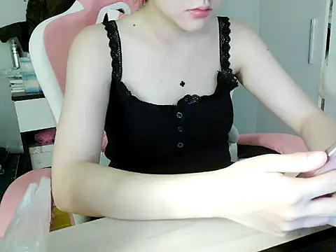 lucienguyen online show from April 10, 2026, 2:51 am