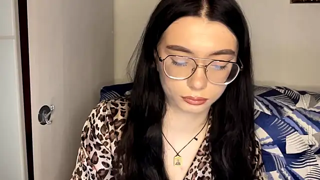 RenataBrought online show from April 13, 2026, 4:22 pm