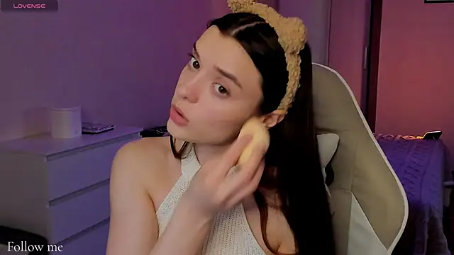 H4naFit online show from April 14, 2026, 2:22 pm