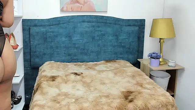 IsadoraVex online show from April 15, 2026, 12:42 pm