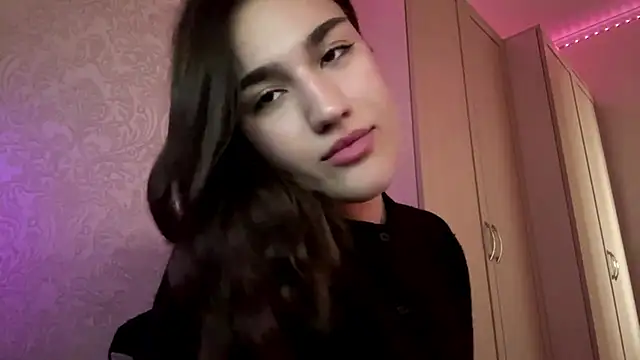 Mary Nitherson online show from April 13, 2026, 9:24 am