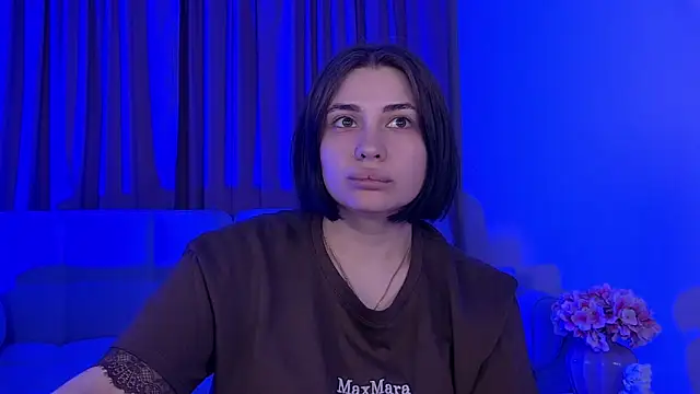 AdrianaToress online show from May 19, 2026, 7:43 pm