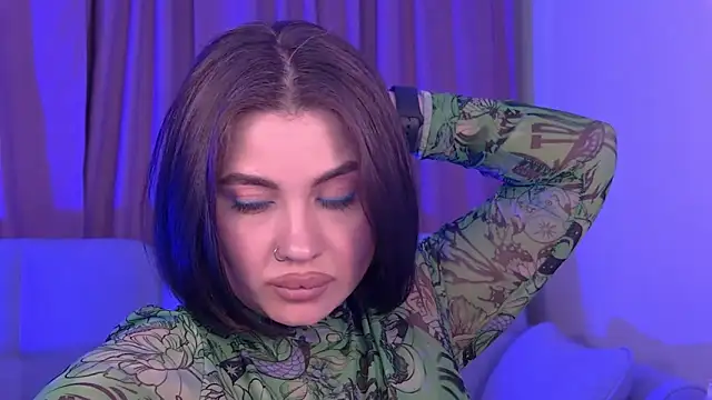 AdrianaToress online show from May 27, 2026, 2:08 am