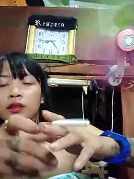 Snapshot of XShihoniLahgi chatting on May 27, 2026, 12:23 pm XShihoniLahgi online show from May 27, 2026, 12:23 pm
