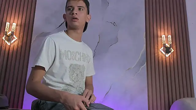 Ethanhot os online show from April 9, 2026, 6:03 pm