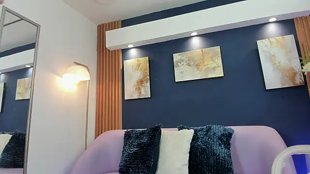 Snapshot of LumierNova chatting on May 18, 2026, 8:02 pm LumierNova online show from May 18, 2026, 8:02 pm
