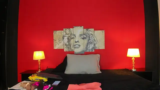 LucianaMadura1 online show from April 17, 2026, 5:27 pm