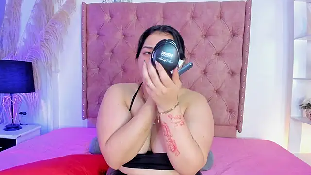 Snapshot of ROSELEI_ chatting on June 13, 2026, 8:34 am ROSELEI online show from June 13, 2026, 8:34 am