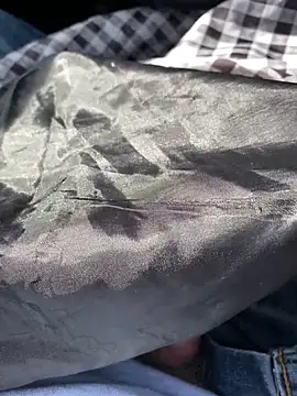 nerofu84 online show from April 15, 2026, 9:04 pm