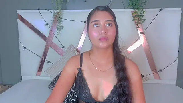 LeslyTaylor  online show from April 13, 2026, 7:51 pm