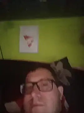 Snapshot of zsolt1910 chatting on July 17, 2026, 5:10 pm zsolt1910 online show from July 17, 2026, 5:10 pm