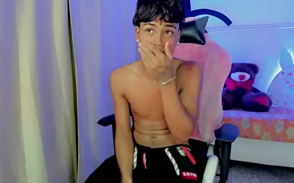 Angel foxc  online show from April 13, 2026, 3:43 am