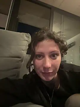 Lollych3rryp0p online show from April 17, 2026, 10:45 pm