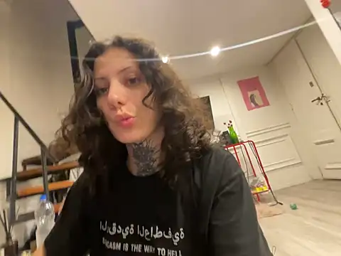 Lollych3rryp0p online show from April 16, 2026, 2:45 am